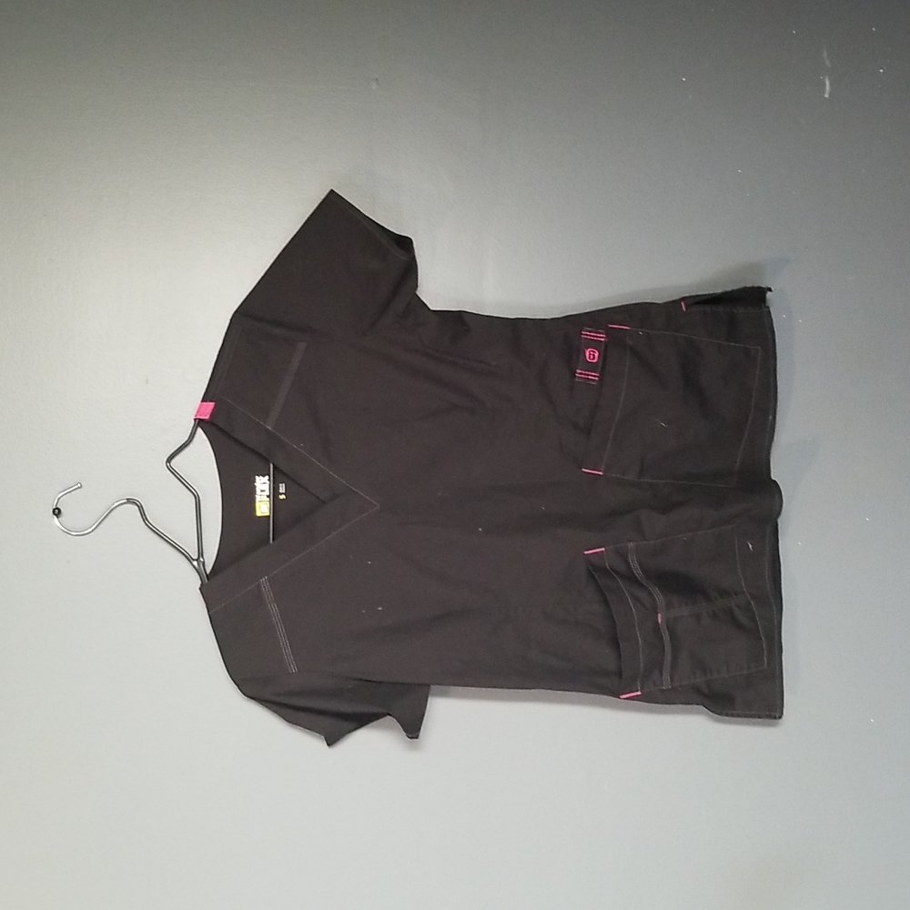 Scrub shirt
